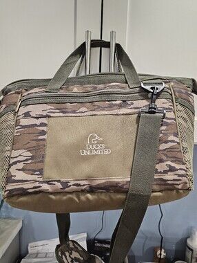 Ducks Unlimited Camo Soft-Sided Insulated Cooler Tote Bag w/ Shoulder Strap